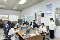 财经与物流管理学院学生到企业开展物流数据系统绑定工作