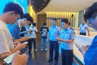 官塘派出所民警助力解决我校学生办证难题