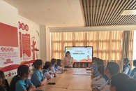 财经与物流管理学院开展“我与党员教师面对面”活动