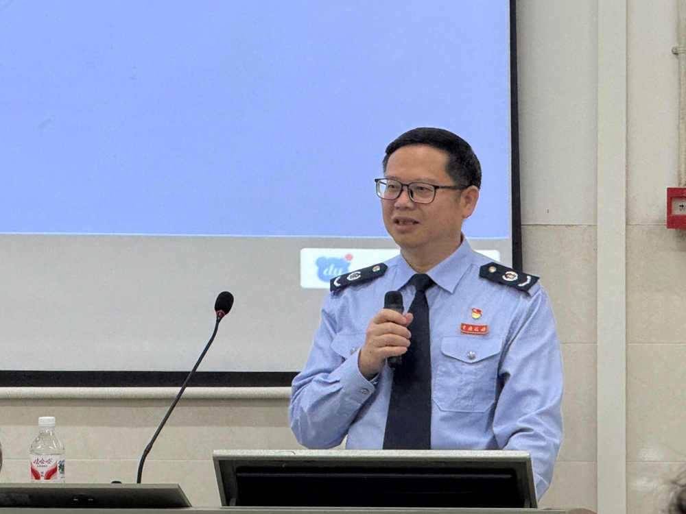 刘恒智警官