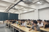 电子信息工程学院邀请2025届学长开展专升本经验分享会