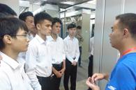 中兴通讯信息学院组织我校学生参观中国联通柳州分公司总部