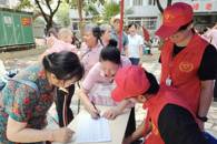 校青年志愿者服务总队助力西船社区举办庆祝中国共产党成立104周年文艺庆典