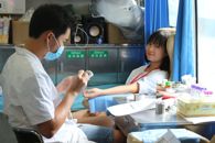 我校近五百名大学生志愿者参加义务献血