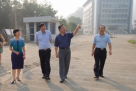 自治区教育厅厅长高枫、副市长文和群视察我院