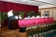 我院院长石令明在全区加强和改进大学生思想政治教育工作座谈会上做经验交流发言