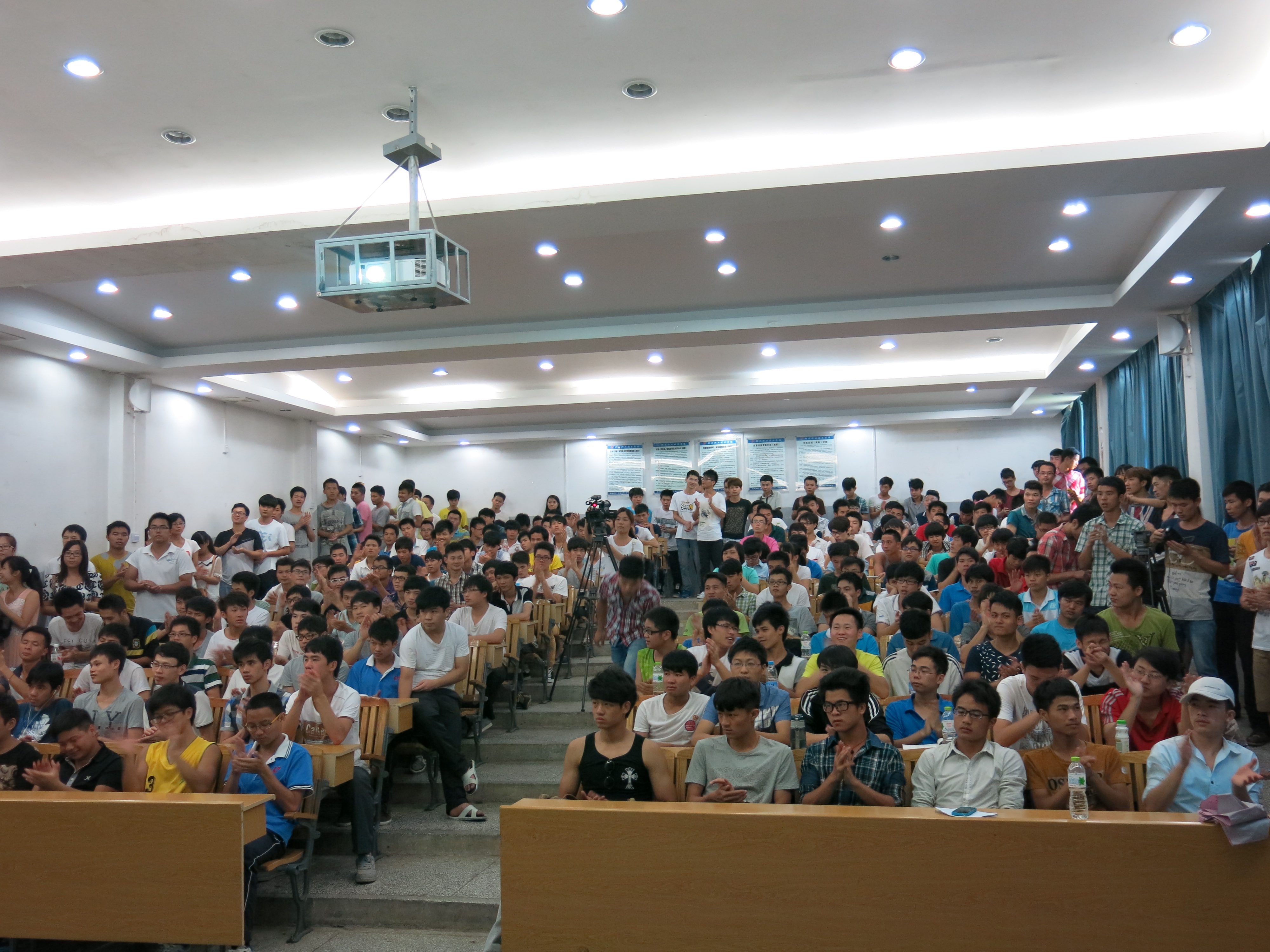 讲座现场人气爆棚