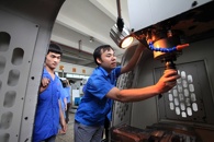 庆祝第30个教师节系列报道（4）“屌丝”的逆袭-----记柳职院“全国优秀教师”甘达淅