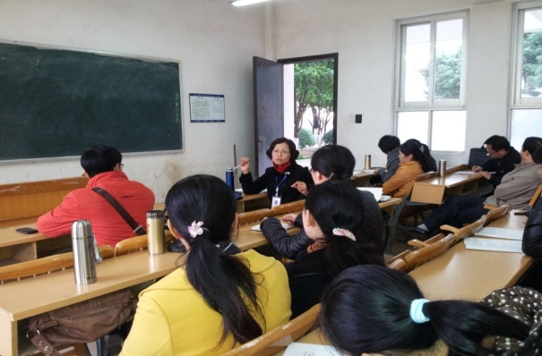 评课、研讨场景