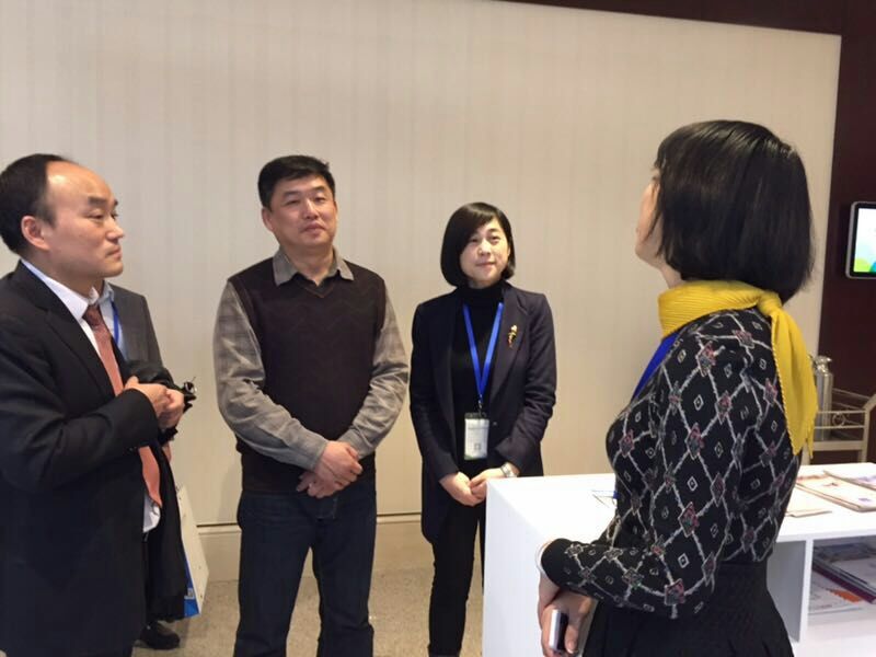 教育部职成司林宇处长到我校展台参观