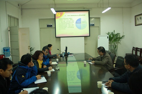 吴书记在做基层党组织建设工作汇报