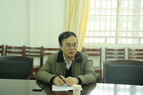 朱书记在听取报告