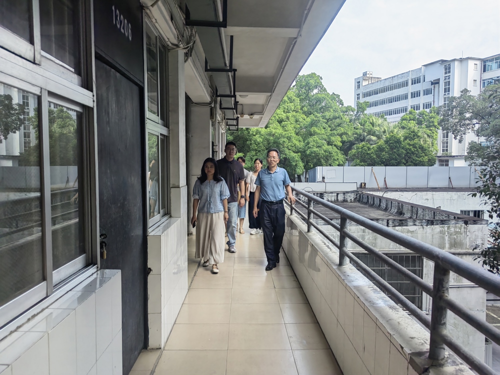 逐层进行宿舍检查