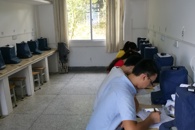 环境与食品工程学院学生认真备战广西高校大学生化学实验技能竞赛