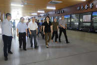 市领导率队到我校指导食堂食品安全信息化管理工作