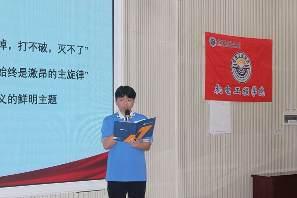 选手代表进行讲课