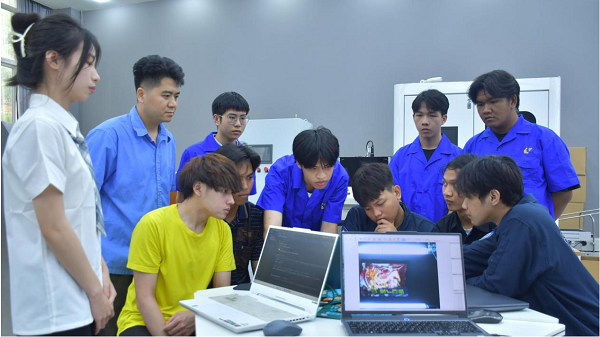 指导印尼学生进行数据标注