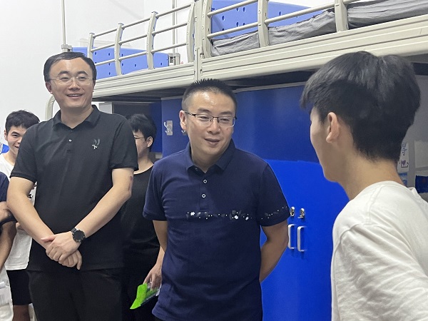 杨小浒与学生交流