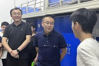 机电工程学院领导深入新生宿舍开展走访慰问活动