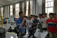 机电工程学院组织2017级新生参观实训室