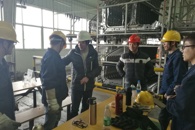 学生处领导及机电工程学院领导到实习企业看望实习生