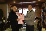 2021年春节前学校走访慰问离退休及重病教职工