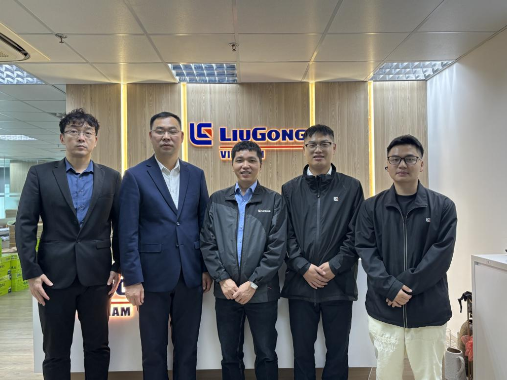 The LZPU Delegation Visits Liugong Vietnam