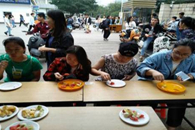 我校大学生举办“拒绝剩宴”活动