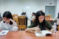 【柳职“悦文化”系列】学?？故澜缍潦槿铡岸潦橐恍∈薄被疃摺凹彝ソ逃?智慧父母”读书沙龙首期活动