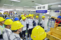 柳州市第六中学、一职校和二职校师生走进我校参加“职业教育活动周”体验活动