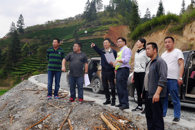 丰富教职员工菜篮子，鼓起贫困家庭钱袋子——校领导率队到三江县脱贫攻坚一线开展挂牌督战工作