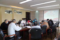 学校党委理论学习中心组召开专题学习会