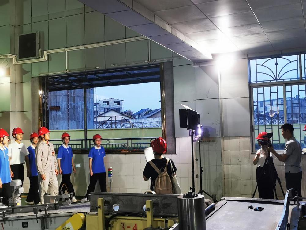 90b95a0f4ec007dc9c61d6a2542f90e