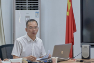 柳州市人大常委会秘书长农志光受邀在直属六支部作《习近平谈治国理政》第四卷学习辅导报告