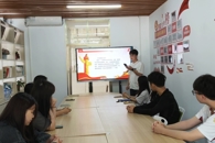 贸易与旅游管理学院开展“青春分享汇，筑梦新征程”主题团日活动