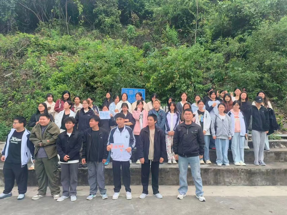 4C5769AC240E04F9821442DE29E8828C