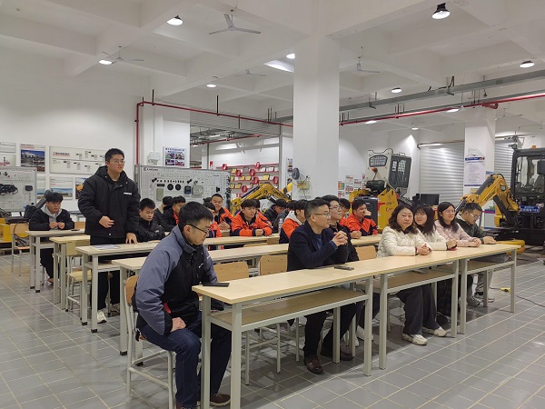 “柳工订单班”学生代表发言