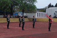 汽车工程学院举行“燃雷锋星火 铸工匠之魂”主题升旗仪式