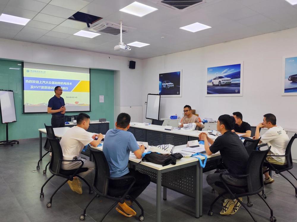 387d649d9ca73d3f55a805e5b639de9