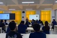 汽车工程学院开展 “职引未来 青春启航”主题团日活动