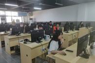 汽车工程学院顺利完成2025年度商用车销售服务“1+X”考证工作