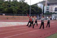 汽车工程学院师生开展升国旗早锻炼活动