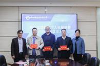 柳州市人力资源和社会保障局领导到我校慰问高层次人才