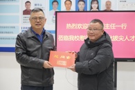 柳州市人大常委会领导到我校慰问柳州市第十四批拔尖人才