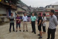 学校领导带队到三江县独峒镇各驻点贫困村检查指导脱贫攻坚工作