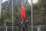 艺术学院举行2025年春学期升旗仪式暨学雷锋主题活动