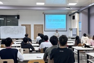 艺术学院开展“资助相伴同成长，强国路上共逐光”主题班会