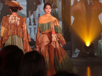 校领导出席艺术学院“染绎未来” 服装专业毕业设计作品展演