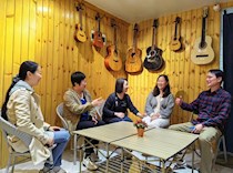 【访企拓岗促就业】艺术学院音乐团队赴柳州市堡时器乐行开展调研交流活动