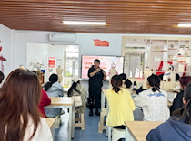 【“一站式”学生社区】艺术学院开展服装立体造型设计沙龙活动